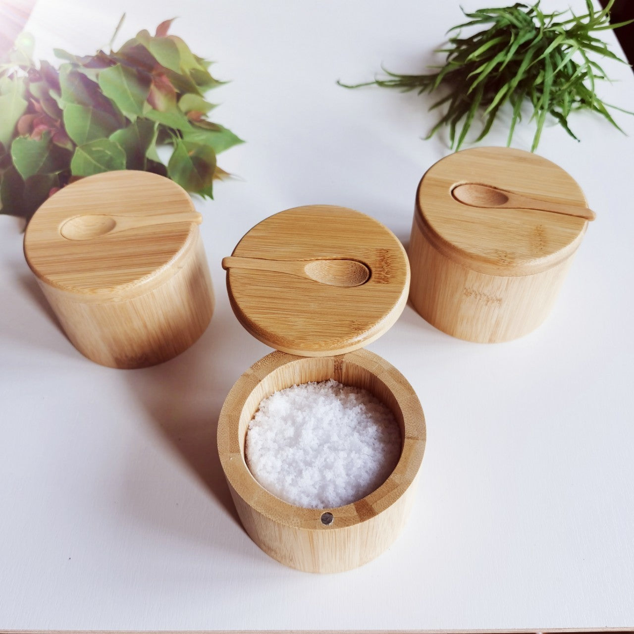 Bamboo Seasoning Jar Condiment Dispenser Bamboo Salt Jar With Spoon Kitchen Storage Seasoning Containers